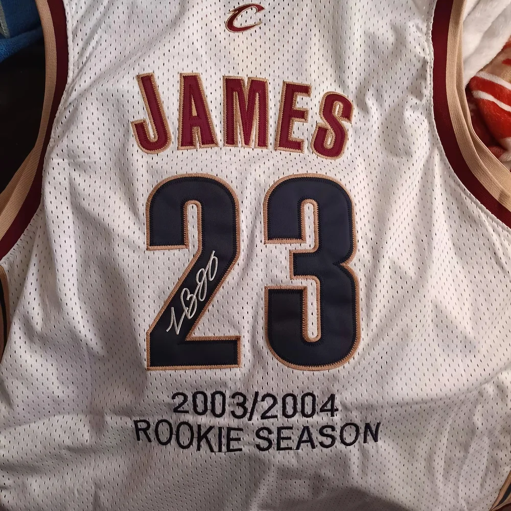 Mitchell & Ness White and Maroon Lebron James Rookie Cavaliers Jersey - Picture 15 of 16